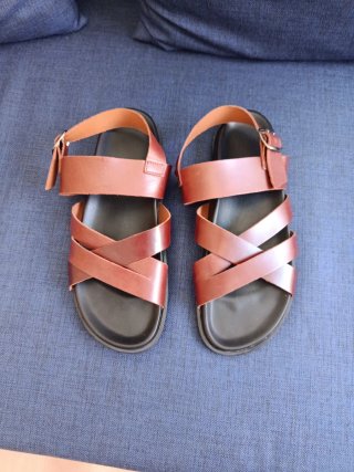 Sandalias de piel marrón T43