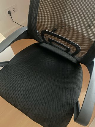 Silla de oficina ergonómica negra