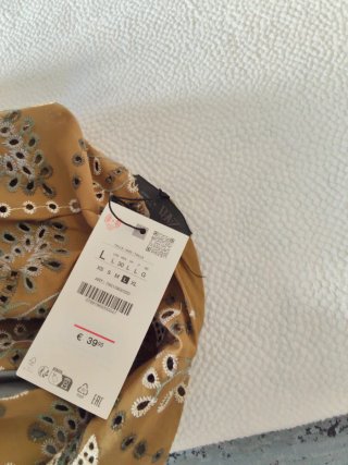 Falda midi Zara estampada