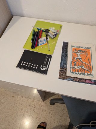 Scrivania Bianca con Cassettiera Ikea