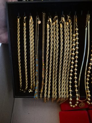 Lote pulseras collares y conjuntos dorados acero