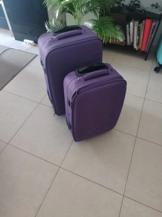 Maletas moradas