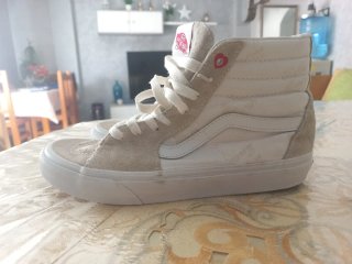 Vans Sk8-Hi Beige y Blancas con patron de waffle