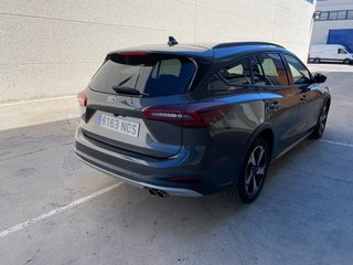 Ford Focus 2025 automatico hibrido ECO techo