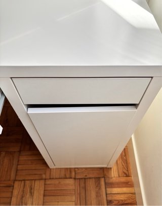 Escritorio IKEA blanco con cajón