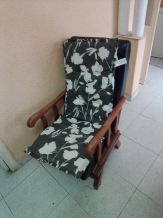 2 Tumbonas de tela y madera