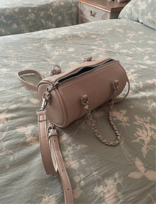 Precioso bolso de colgar.