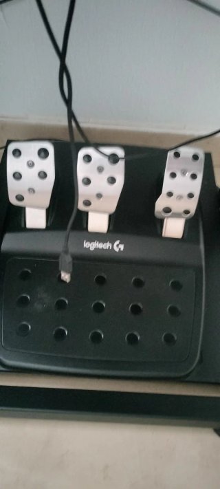 Volante Logitech G29 + Pedales + Palanca