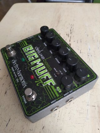Electro-Harmonix Deluxe Bass Big Muff HAGO ENVIO
