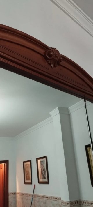 Mueble de salón con espejo