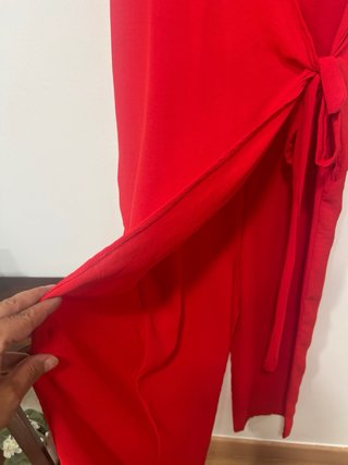 Mono rojo cruzado nuevo