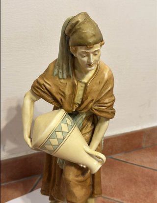 Statua Royal Dux Vintage con Logo