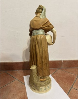 Statua Royal Dux Vintage con Logo