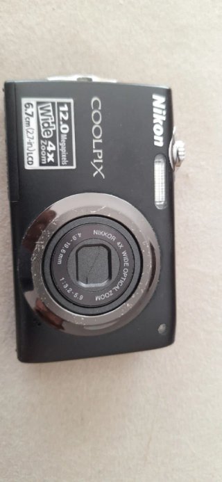 Cámara Nikon Coolpix S3000 Negra con avería