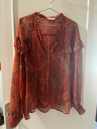 Blusa Mango gasa estampada talla L color ocre con