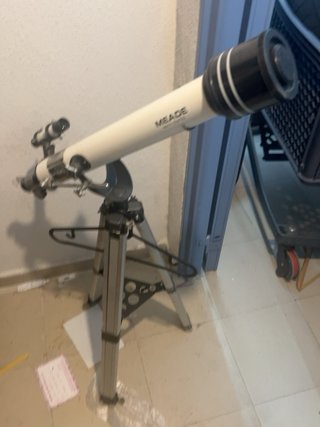 Telescopio Meade con trípode