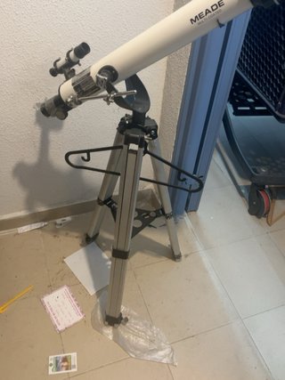 Telescopio Meade con trípode