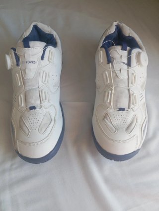Zapatillas deportivas Yonex blancas y azules