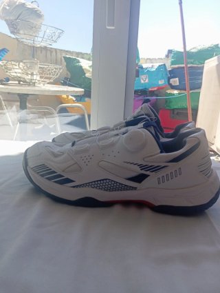 Zapatillas deportivas Yonex blancas y azules