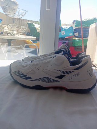 Zapatillas deportivas Yonex blancas y azules