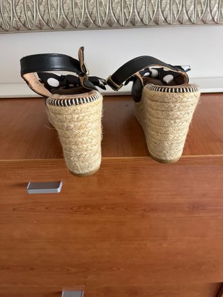 Cuñas con lazo lunares