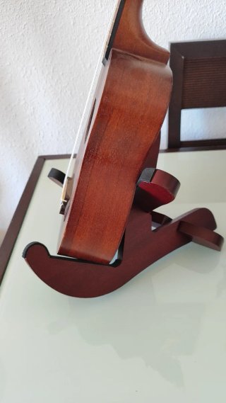 Soporte de madera para ukelele