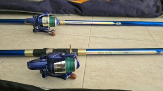 4 Cañas de Pesca con Funda,3 soportes y las fundas