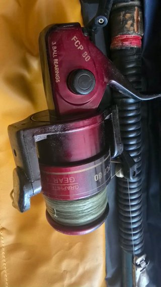 4 Cañas de Pesca con Funda,3 soportes y las fundas