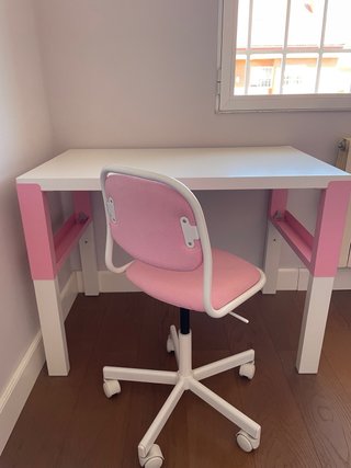 Escritorio Silla Orfjall y Mesa Pahl