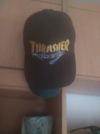 Gorra Thrasher Negra y letras amarillas, ORIGINAL