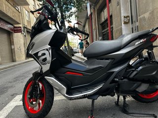 Aprilia SR GT 125 - Año 2022
