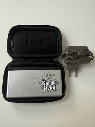 Nintendo DS Lite Ed. Limitada + Accesorios y funda