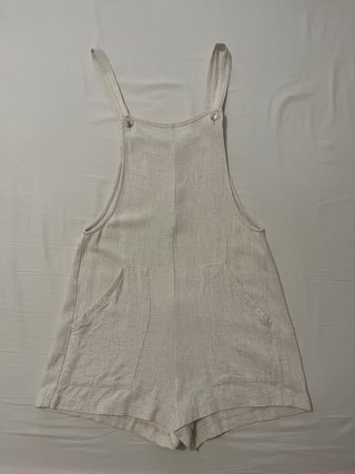 Peto corto de lino beige