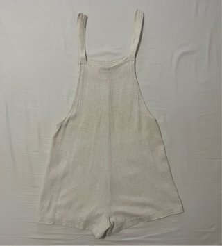 Peto corto de lino beige