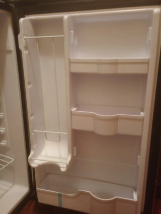 Frigorífico pequeño negro