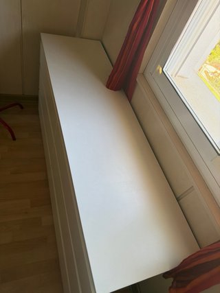 Cómoda blanca de madera Ikea