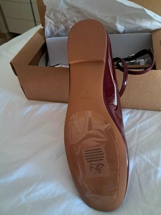 Bailarinas rojas con pulsera