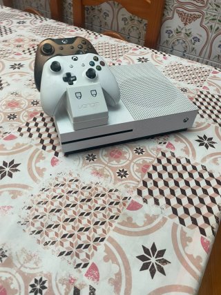 Xbox Consola con 2 Mandos