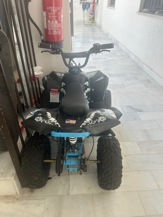 Quad infantil poco uso, batería nueva