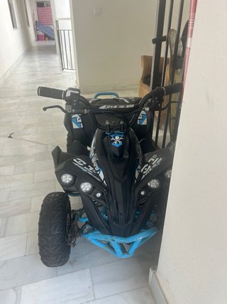 Quad infantil poco uso, batería nueva