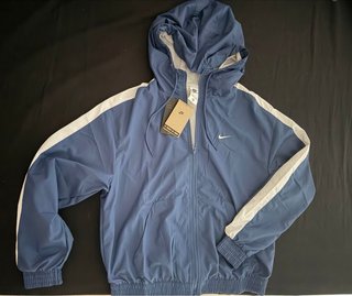Chaqueta Nike Azul y Blanca nueva a estrenar