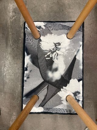 Banqueta pie de cama azul y madera