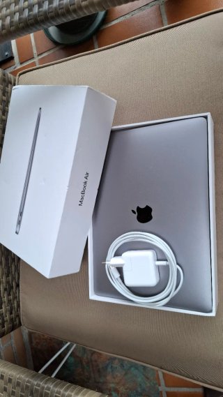 MacBook Air M1 13.3'' 8GB RAM 256GB SSD Argento 100%
