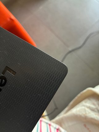 Portátil Lenovo V130-14IKB (Type 81HQ) - 14"