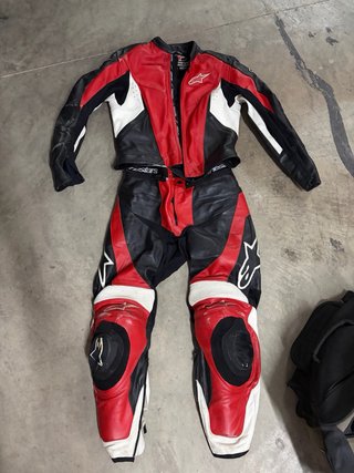 Mono Alpinestars Talla 48 Negro/Rojo dos piezas