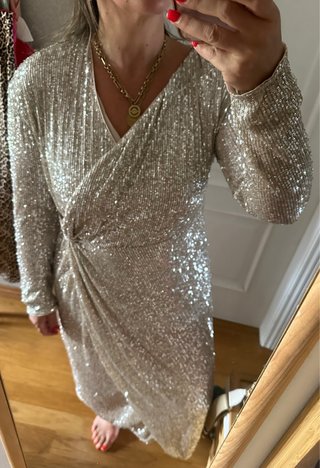 Vestido Zara dourado lantejoulas