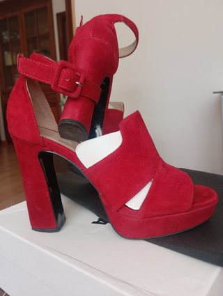 Sandalias Bimba y Lola Rojas Ante