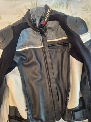 Chaqueta de moto Dainese piel Talla 54