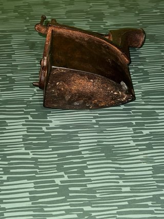 Antigua plancha de carbón Mondragón