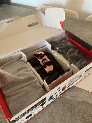 Nintendo Switch  + Caja y Accesorios